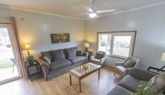 Self contained 2-brm apartment (accessible) with views of Mount Buffalo