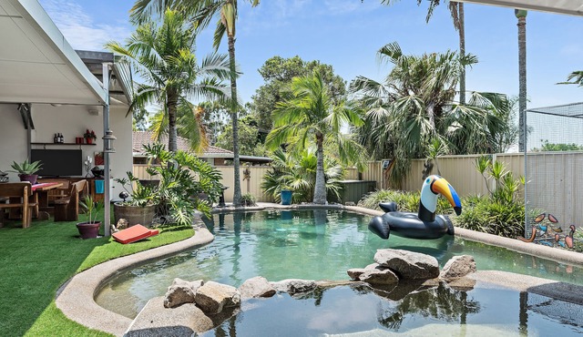 Self-contained 2 brm "smart" apartment in Bayside Brisbane