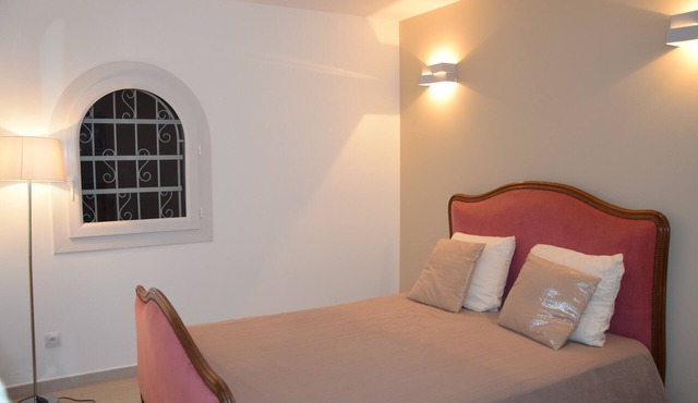 Self-contained apartment in quiet house
