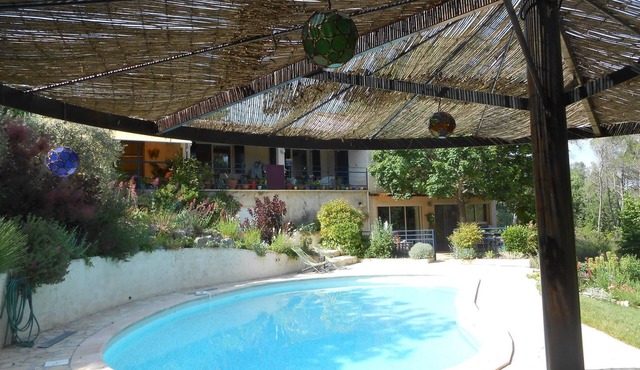 Self-contained apartment in a villa on 4000 square metres of land