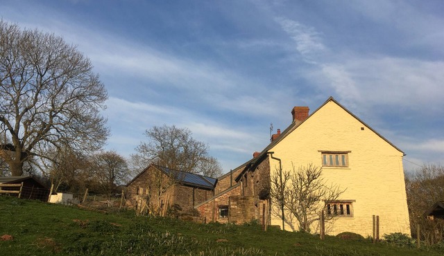 Self-Contained Converted cart house on Organic Farm in Beautiful Countryside.