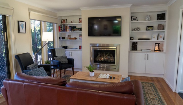 Self Contained cottage, farm animals, family friendly, close to puffing billy