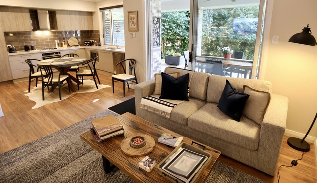 Self Contained Cottage in Bowral with Fireplace