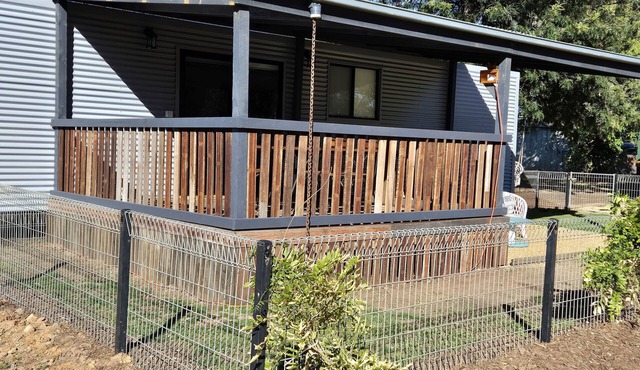 Self Contained Country Cottage - semi rural property PET and child Friendly