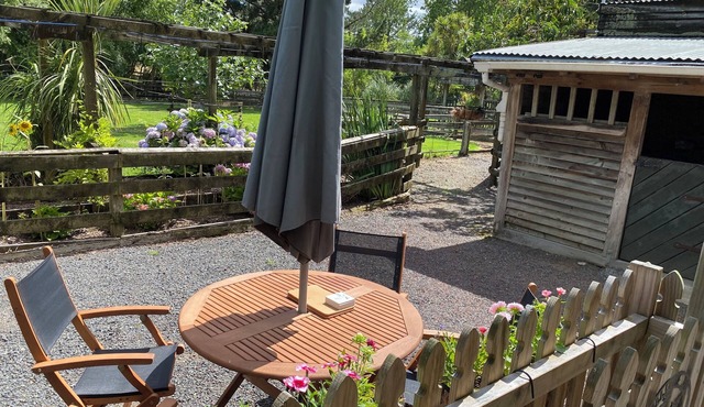 Self-contained country Lodge in Kumeū, New Zealand