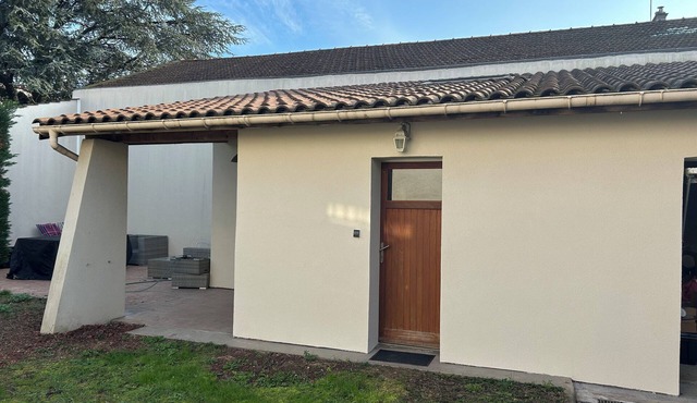 Self-contained studio in Decines Centre