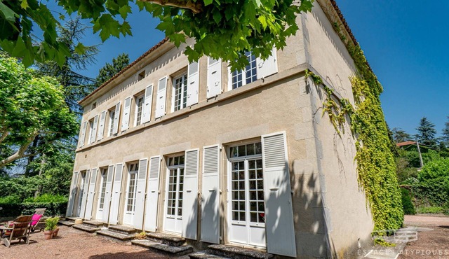 Self-contained apartment in a magnificent estate