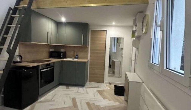 Self-contained studio near Paris