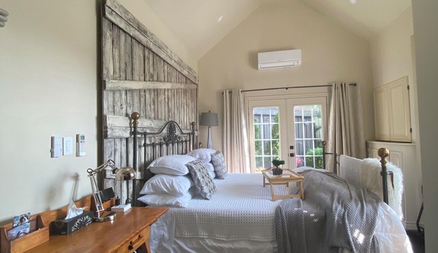 Self-contained guest house in a picturesque town between London and Stratord ON