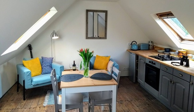 Self-contained lakeside studio - stunning views