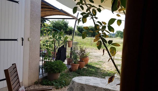 Self-contained room with countryside view at Aiguèze guest house