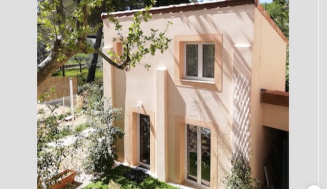 Self-contained studio near calanques Cassis Aix Marseille
