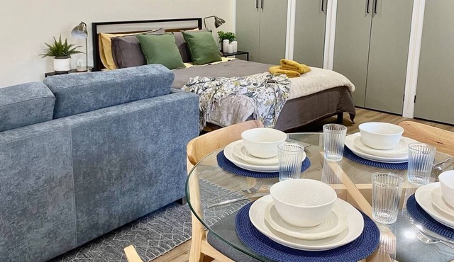 Self-contained Studio in Pimpama - Gold Coast. Close to all major theme parks.