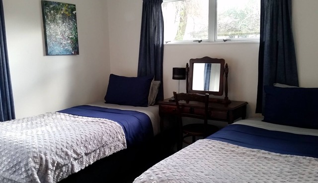 Self-Contained Twin Suite with Private Entry – Quiet Stay