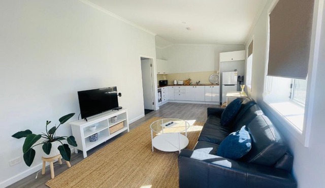 Self-Contained Unit - 1 Bedroom