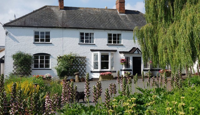 Self contained wing in our beautiful Regency Farmhouse
