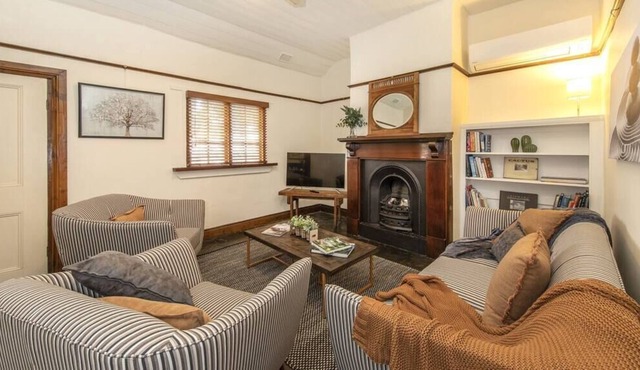 SELF'S COTTAGE unique & original private sanctuary