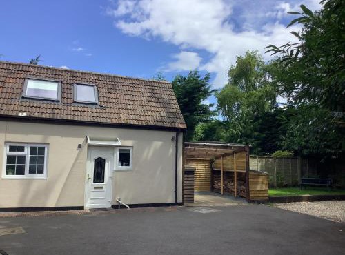 Selfcatering Coach House New Forest Dog Friendly