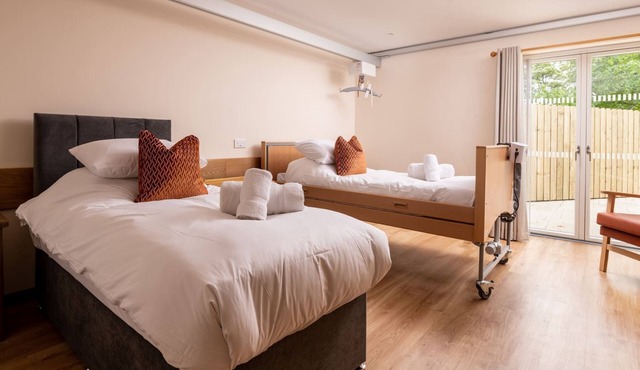 Selkirk - sleeps 6 guests in 3 bedrooms