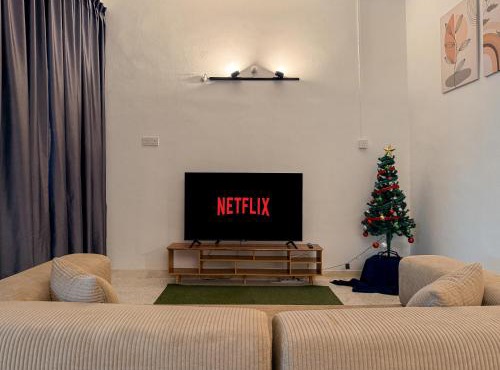 Selly Oak Family 4BR House near Lake Garden & Zoo with Free WiFi and Netflix