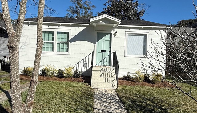 Selma Street Retreat-brand new renovation in walking distance to parades