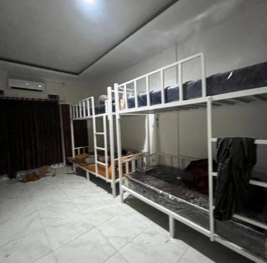 Selong belanak surf hostel