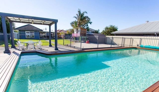 Semaphore Beach and Pool House