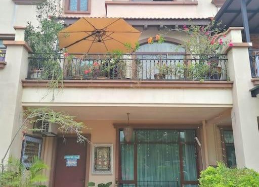 Semenyih Escapar Villa by Dan