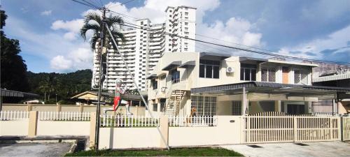 Semi-D,4R2B,16pax,SpiceArena-6min,Airport-9min