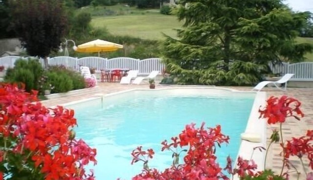 Semi-detached house in St Amans de Pellagal in Tarn-et Garonne for 3 people