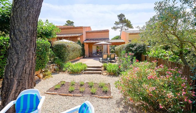 Semi-detached bastide, 1 bathroom, sleeps 4