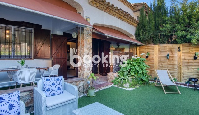 Semi-detached house with a comfortable terrace in a quiet area