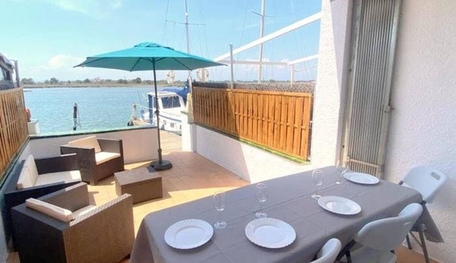 Semi-detached house 5 bedrooms in Roses, near center with terrace and canal