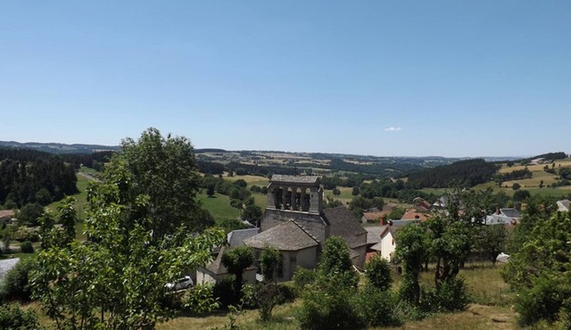 Semi-detached house in Lorcières with BBQ, pets allowed