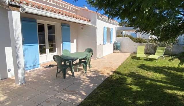 Semi-detached house in Barbâtre near the beach - 4 people
