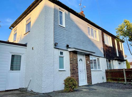 Semi Detached House in Aldershot