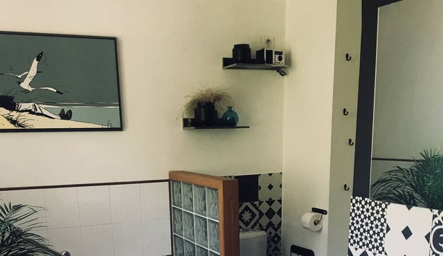 Semi-detached house with garden close to all amenities