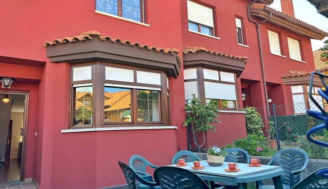 Semi-detached house with private garden and communal pool