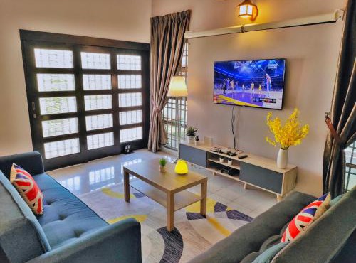 Semi-Detached, Up to 24 Pax, 3200sqft, 4 Bedrooms, 3 Bathrooms, 4 Car Parks by Star Home