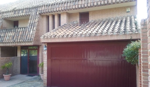 SEMI-DETACHED VILLA WITH INDIVIDUAL SWIMMING POOL IN TORRELODONES FREE WIFI, BARBECUE