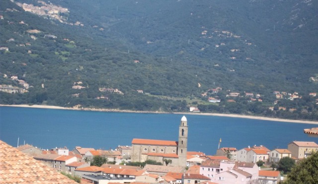 Semi-detached Villa Sea View - Private Parking - Near Town Center and Beaches