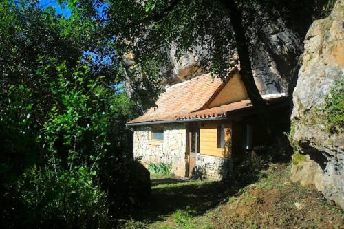 Semi-Troglodyte du Coustal