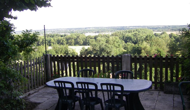 Semi-Troglodyte House, 4 A 8 Sleeps - 5 Min D Amboise - Chateau View