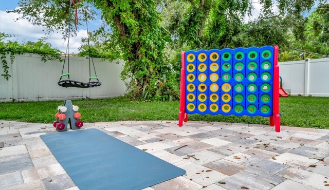 Seminole Pet Friendly Home, Fenced In & Yard Games
