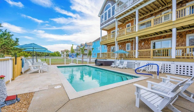 SemiSoundfront Dog Friendly w/Pool, Elevator, Hot Tub, Tiki Bar, Cmty Boat Ramp