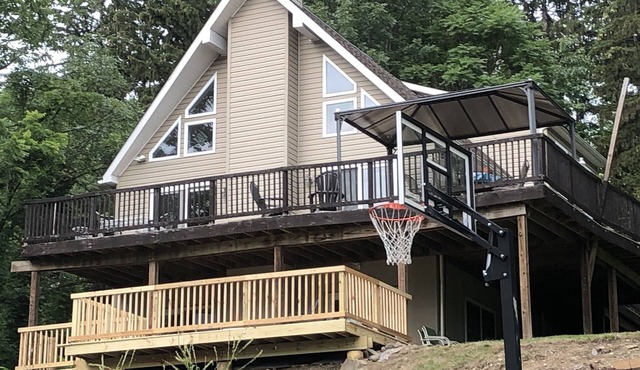 Seneca Lake spacious 5-bedroom chalet. Season Begins April 1st. NOW RENTING!