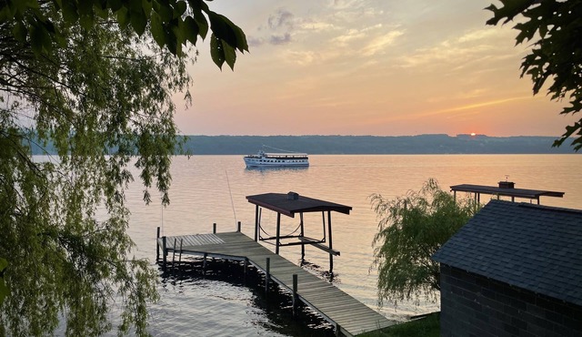 Seneca Lake Waterfront Cottage with Hot Tub on Finger Lakes Wine Trail