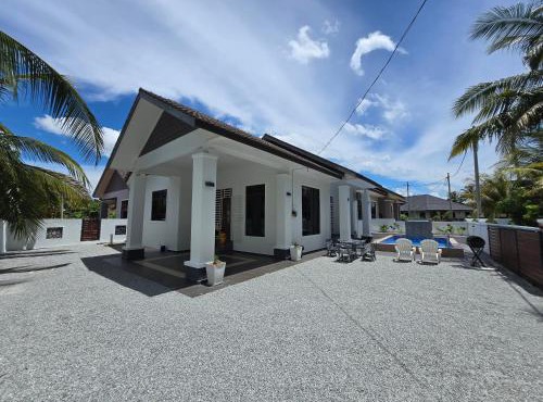 Senjaloka Homestay SWIMMING POOL