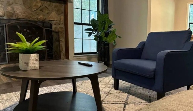 Senoia: Cozy Home Away From Home-Pet Friendly