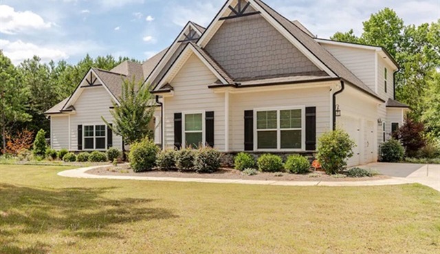 Senoia luxury Secluded Home w/Master on Main